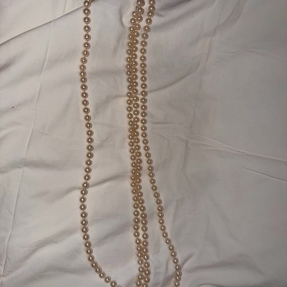 Classic Faux Pearl Bead Necklace - Cream Finish